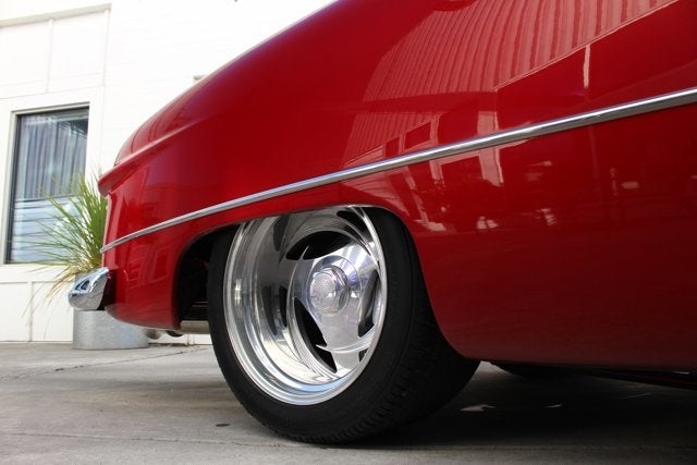 1951 Ford Custom Deluxe Restomod