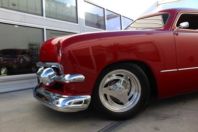 1951 Ford Custom Deluxe Restomod