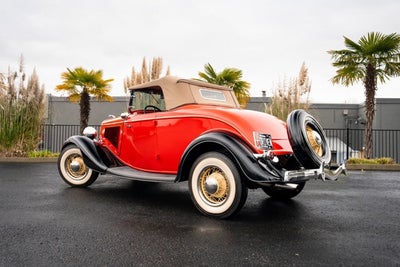 1934 Ford Roadster coupe