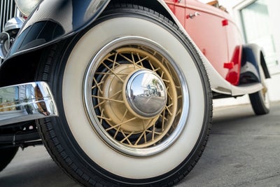 1934 Ford Roadster coupe