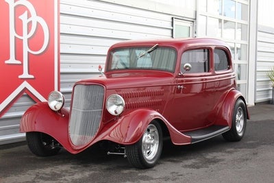1934 Ford Custom Deluxe Victoria Coupe