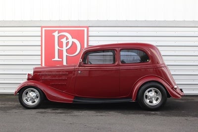 1934 Ford Custom Deluxe Victoria Coupe