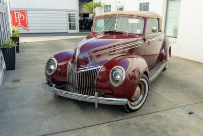 1939 Ford Deluxe Convertible