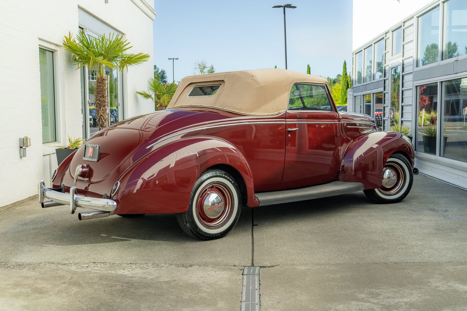 1939 Ford Deluxe Convertible