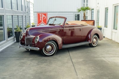 1939 Ford Deluxe Convertible
