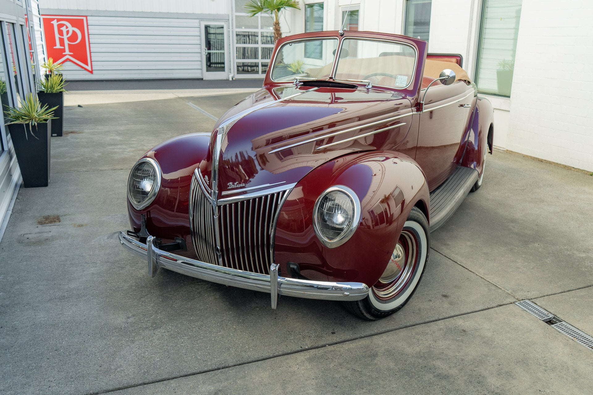 1939 Ford Deluxe Convertible