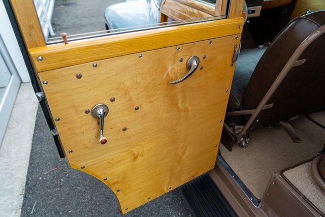 1940 Oldsmobile Woody Wagon Base