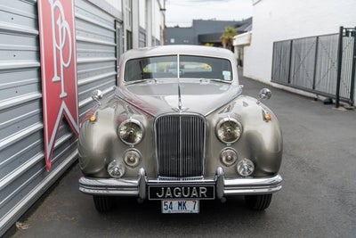 1954 Jaguar MKVII Saloon