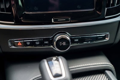 2020 Volvo V90 R-Design