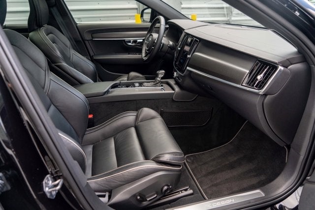 2020 Volvo V90 R-Design