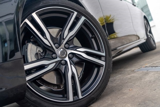 2020 Volvo V90 R-Design