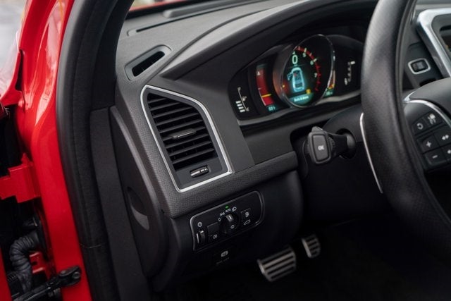 2015 Volvo XC60 T6 R-Design Platinum