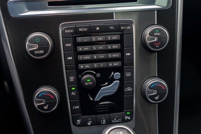 2015 Volvo XC60 T6 R-Design Platinum