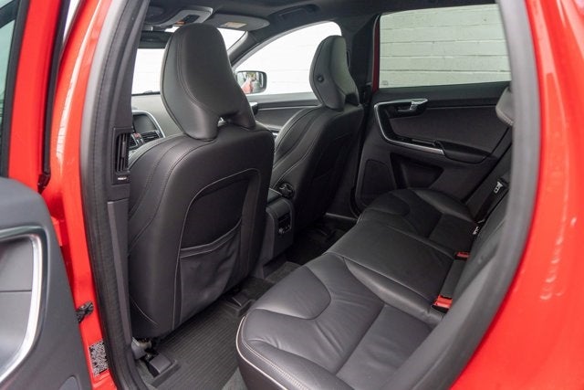 2015 Volvo XC60 T6 R-Design Platinum