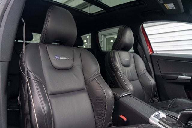 2015 Volvo XC60 T6 R-Design Platinum