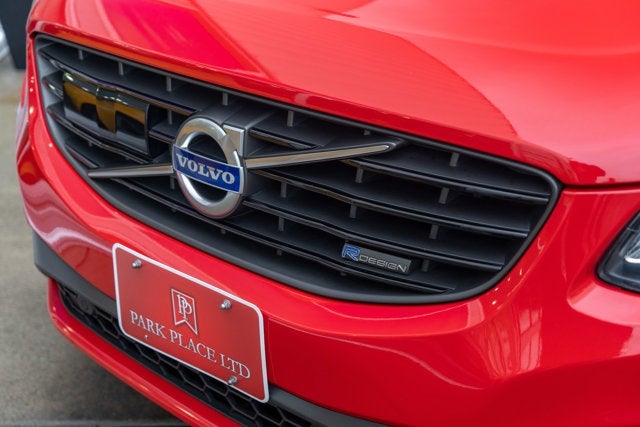 2015 Volvo XC60 T6 R-Design Platinum