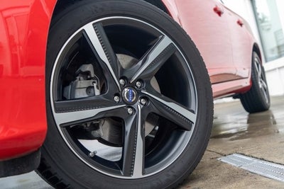 2015 Volvo XC60 T6 R-Design Platinum