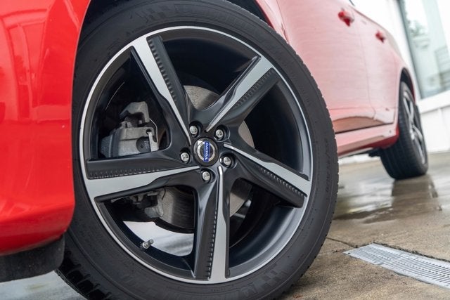 2015 Volvo XC60 T6 R-Design Platinum