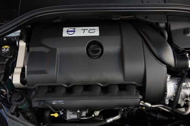 2016 Volvo XC60 T6 R-Design Platinum