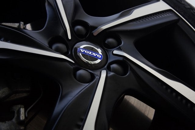 2016 Volvo XC60 T6 R-Design Platinum