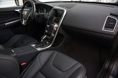 2016 Volvo XC60 T6 R-Design Platinum