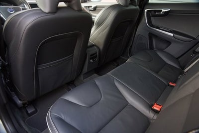 2016 Volvo XC60 T6 R-Design Platinum