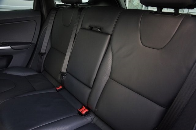 2016 Volvo XC60 T6 R-Design Platinum