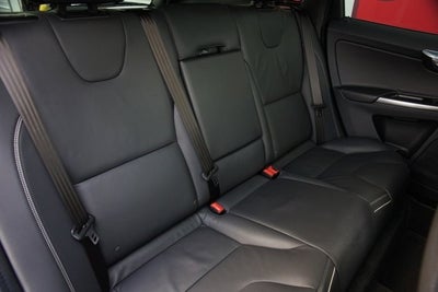 2016 Volvo XC60 T6 R-Design Platinum