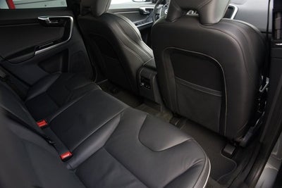 2016 Volvo XC60 T6 R-Design Platinum