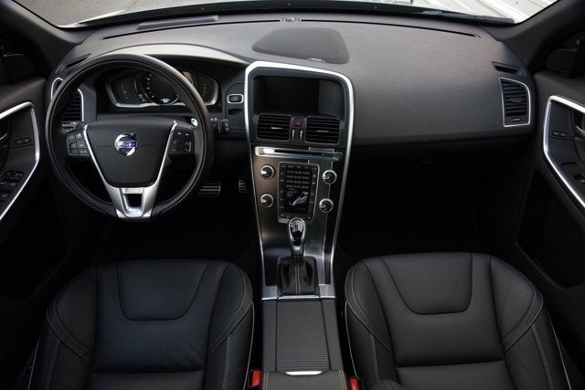 2016 Volvo XC60 T6 R-Design Platinum