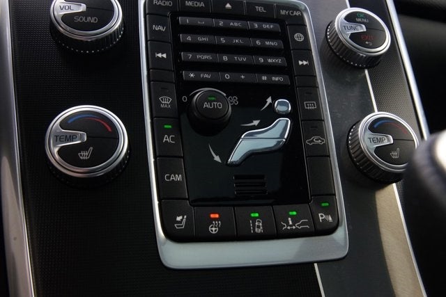 2016 Volvo XC60 T6 R-Design Platinum