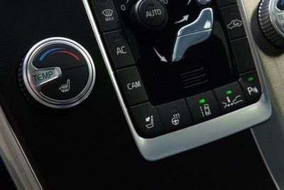 2016 Volvo XC60 T6 R-Design Platinum