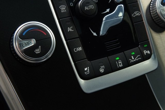 2016 Volvo XC60 T6 R-Design Platinum