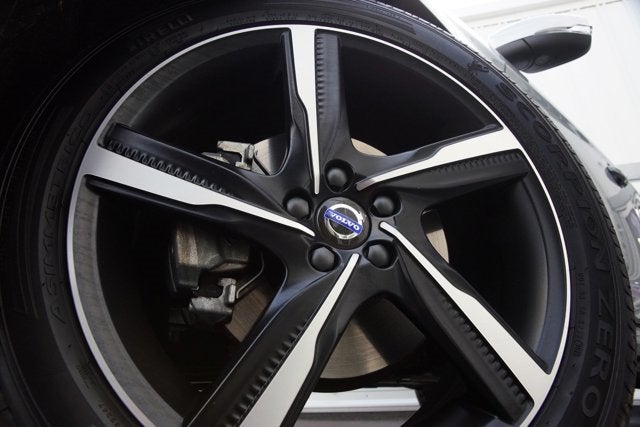 2016 Volvo XC60 T6 R-Design Platinum