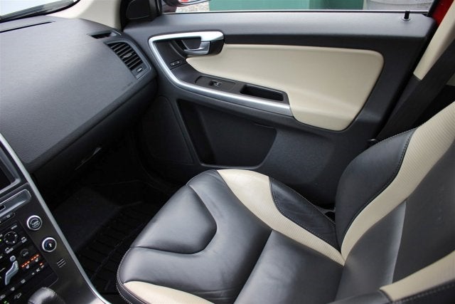 2010 Volvo XC60 T6 3.0T R-Design