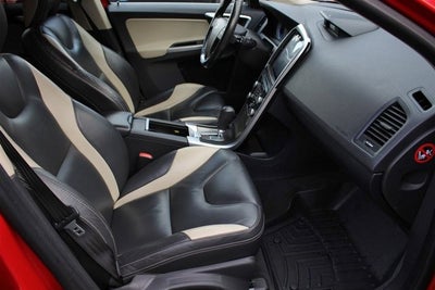 2010 Volvo XC60 T6 3.0T R-Design