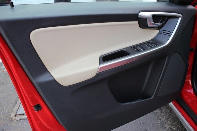 2010 Volvo XC60 T6 3.0T R-Design