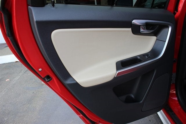 2010 Volvo XC60 T6 3.0T R-Design