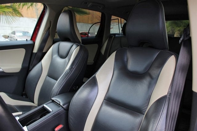 2010 Volvo XC60 T6 3.0T R-Design