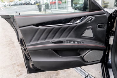 2021 Maserati Quattroporte Trofeo