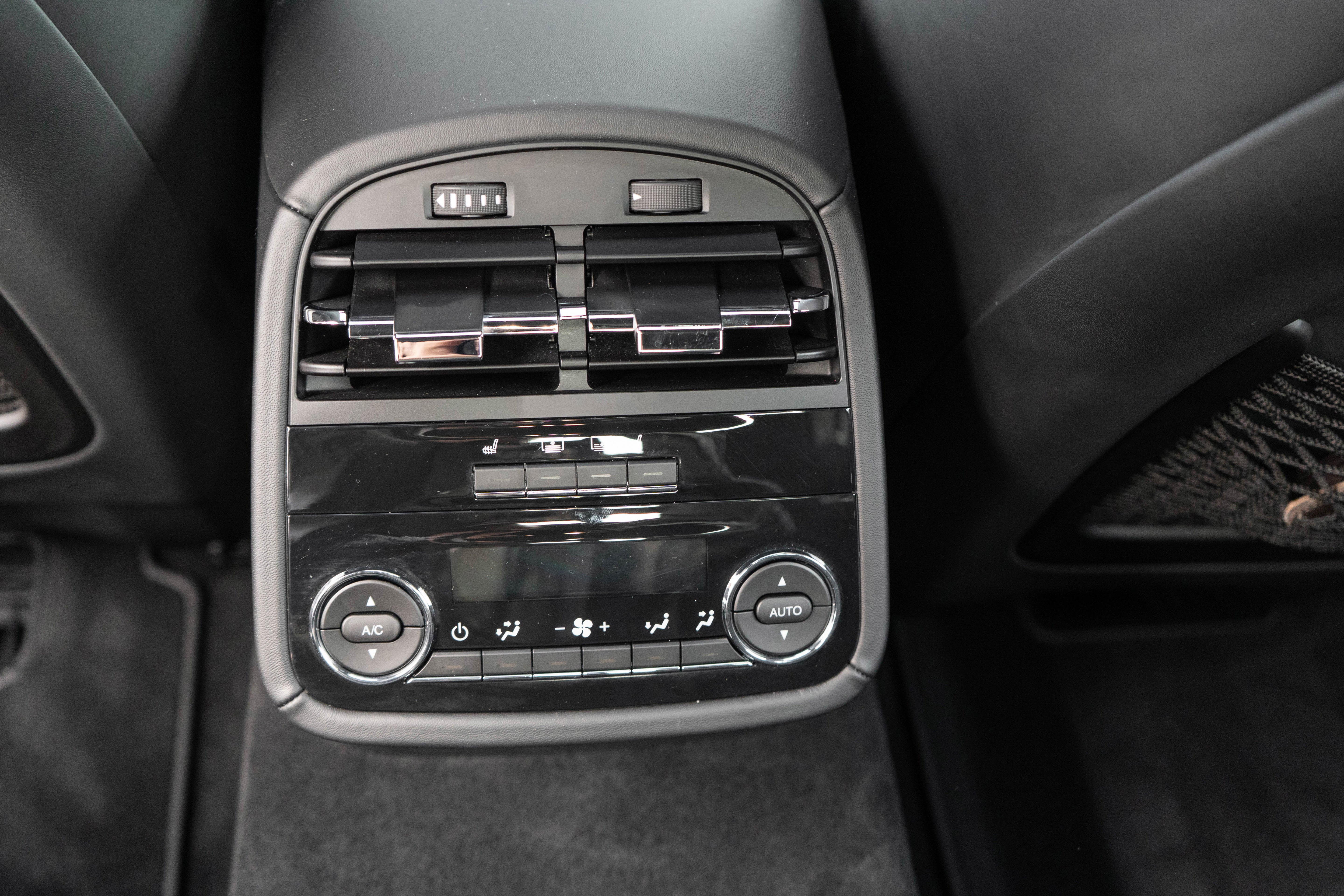 2021 Maserati Quattroporte Trofeo