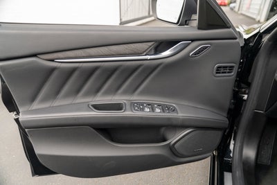 2022 Maserati Ghibli Modena Q4