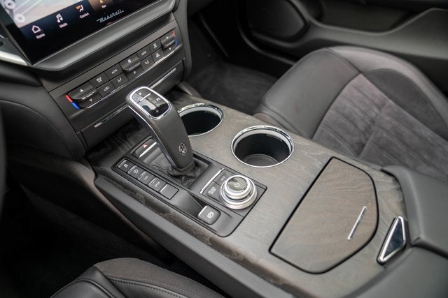 2022 Maserati Ghibli Modena Q4