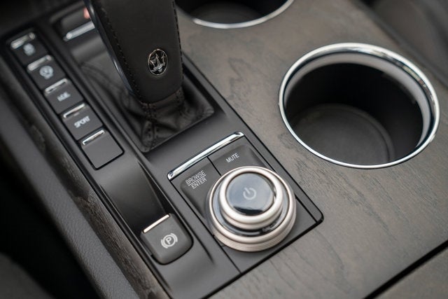 2022 Maserati Ghibli Modena Q4