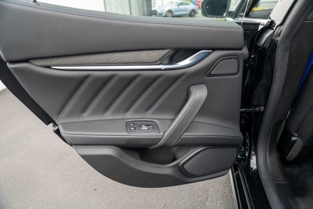 2022 Maserati Ghibli Modena Q4