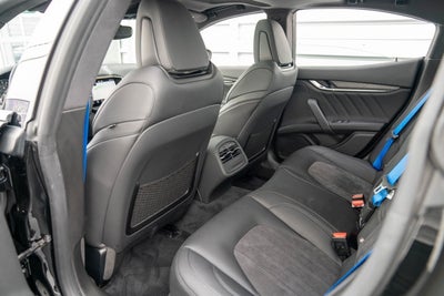 2022 Maserati Ghibli Modena Q4