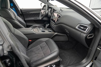 2022 Maserati Ghibli Modena Q4