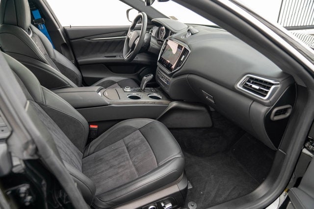 2022 Maserati Ghibli Modena Q4