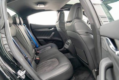 2022 Maserati Ghibli Modena Q4