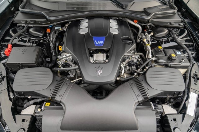 2022 Maserati Ghibli Modena Q4